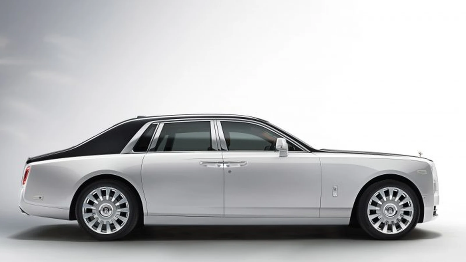 Transfert CDG Paris en limousine avec chauffeur : accueil, bagages et temps de trajet